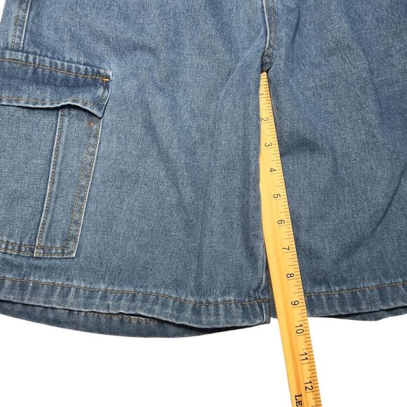 Manfinity Denim Cargo Shorts - Medium-Wash Y2K Utility Pockets - Picture 5 of 5